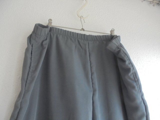 Pantaloni: Hose Grau XXL, – Usato da Hinwil venduto da Glasperlen 3