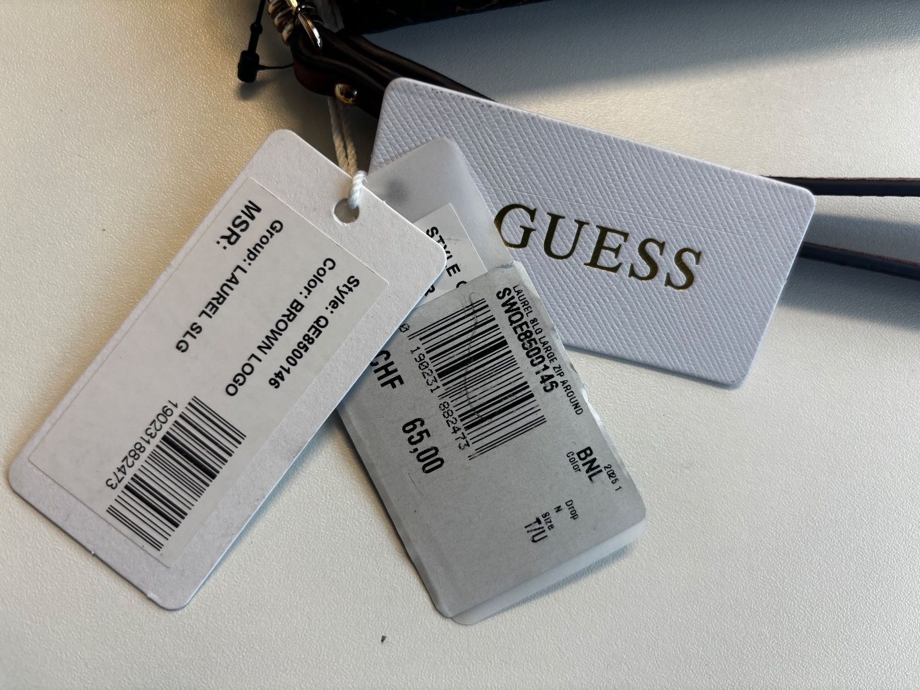 Guess Portamonete: Guess Portemonnaie  neu – Nuovo e nell'imballaggio originale da Frauenfeld venduto da Staatsanwaltschaft 1