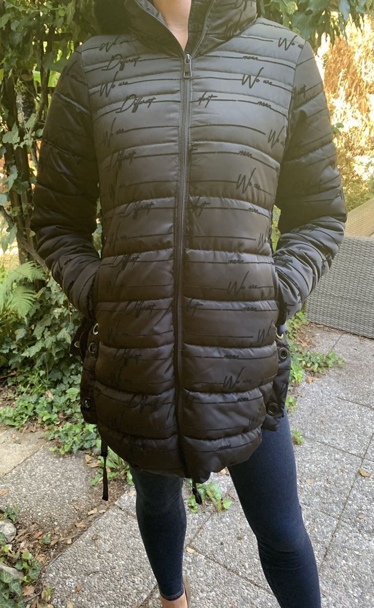 Desigual Cappotti: Desigual Cappotto con cappuccio e lacci laterali – Nuovo (secondo la descrizione) da Gordevio venduto da LanaZimm 2