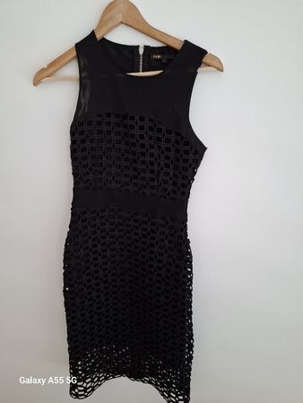 Robe noire ajourée Maje, taille 1, parfaite pour l'été!