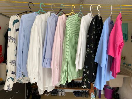 10 Stück verschiedene Damen-Blusen Grösse S und M Topzustand