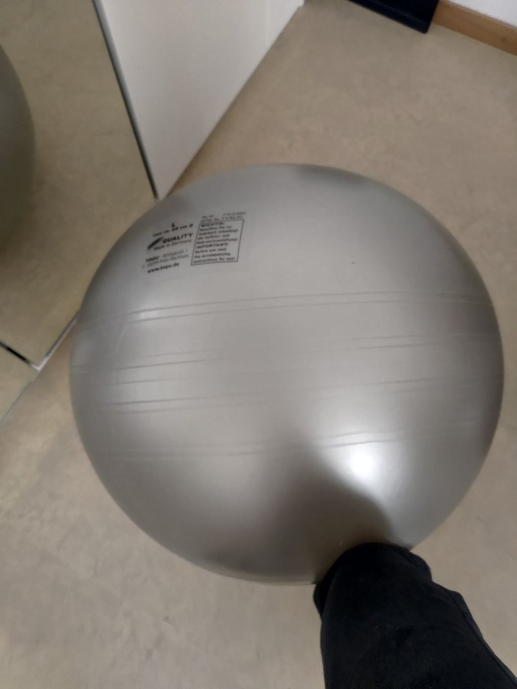 Sgabelli: Togu Sitzball 65cm Durchmesser silbergrau – Usato da Zürich venduto da simonegzrh 2