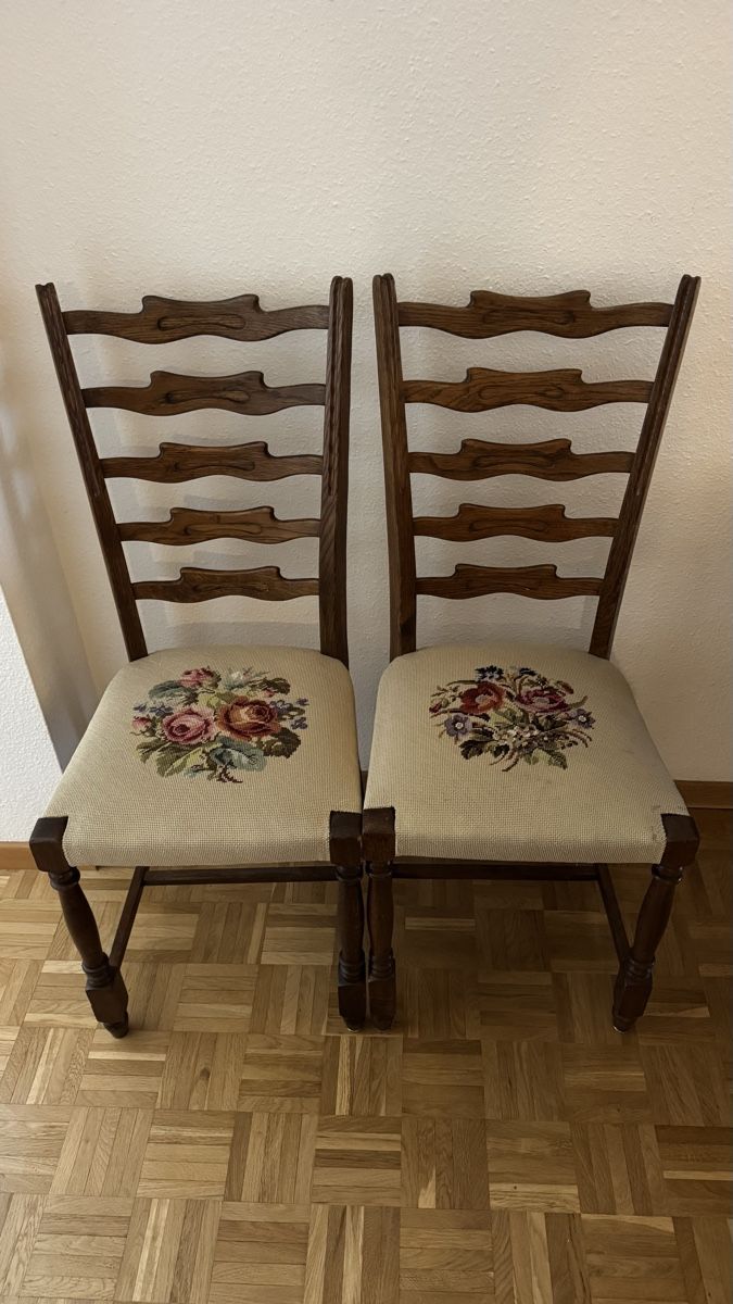 Set di tavolo e panche: Esstisch mit 4 Stühlen - GRATIS! – Usato da Nussbaumen AG venduto da fri_r7mk 2