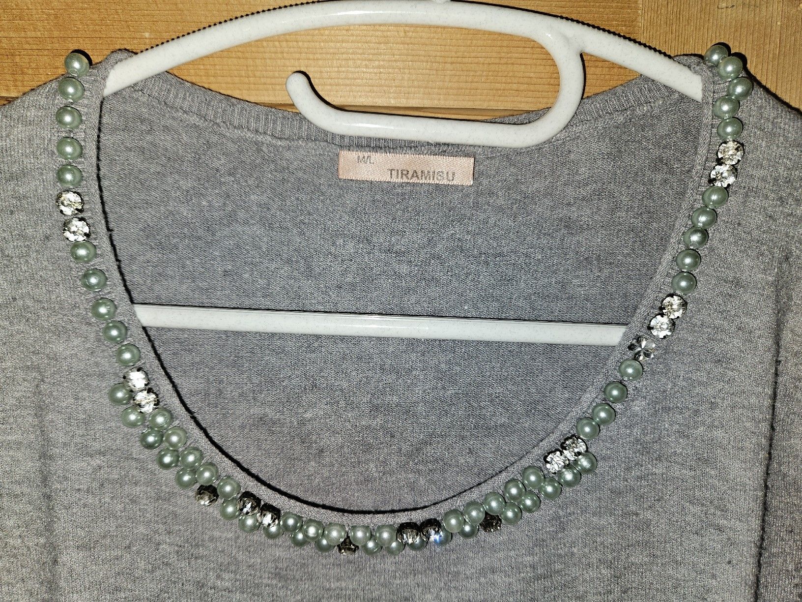 Maglioni & Felpe: Damen Pullover grau mit Perlen Grösse M/L – Usato da Rheineck venduto da Eulalia40 3