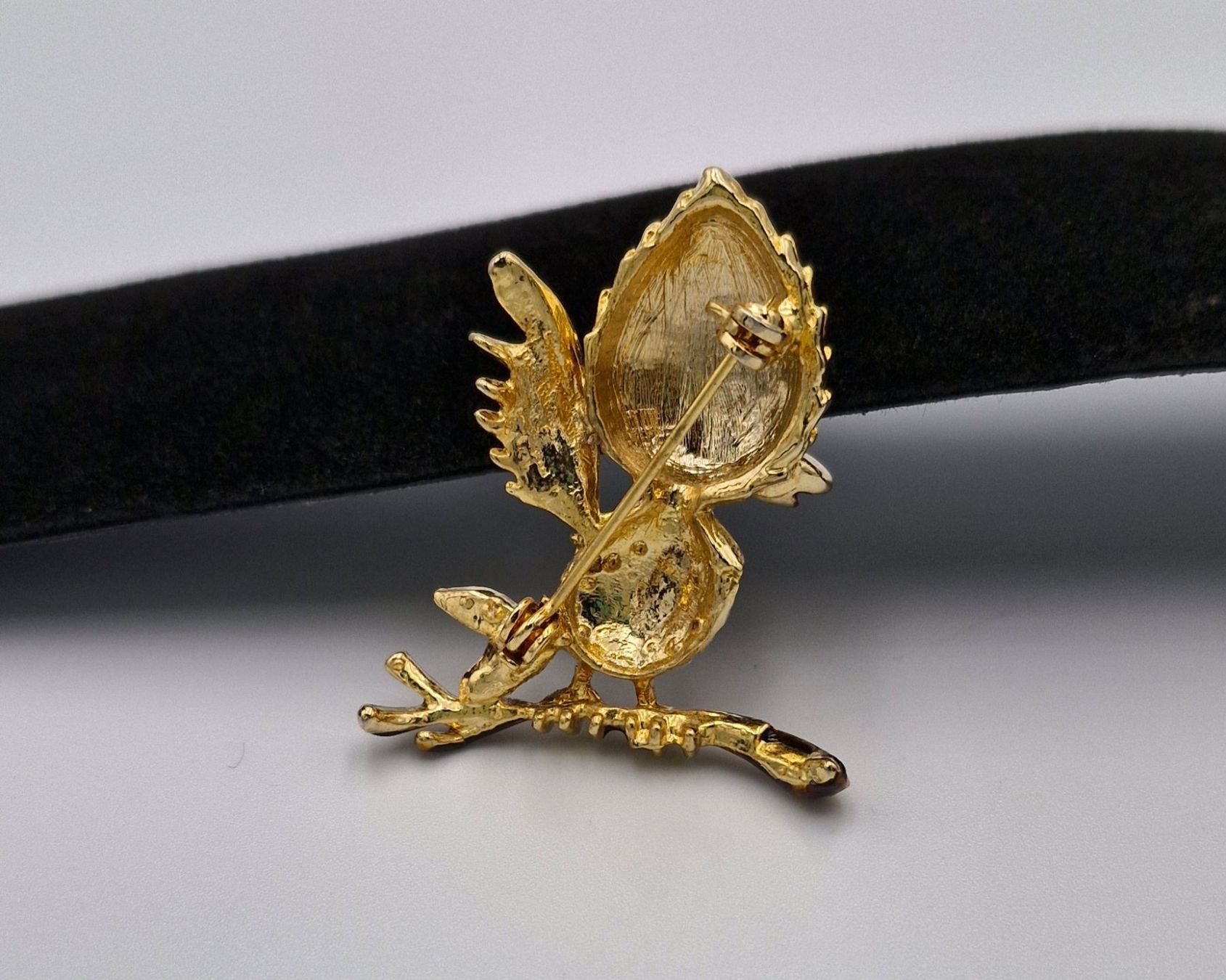 Broschen & Nadeln: vergoldete Vogel Brosche mit Strass-Steinen – Gebraucht aus Wald ZH von Silena02 1