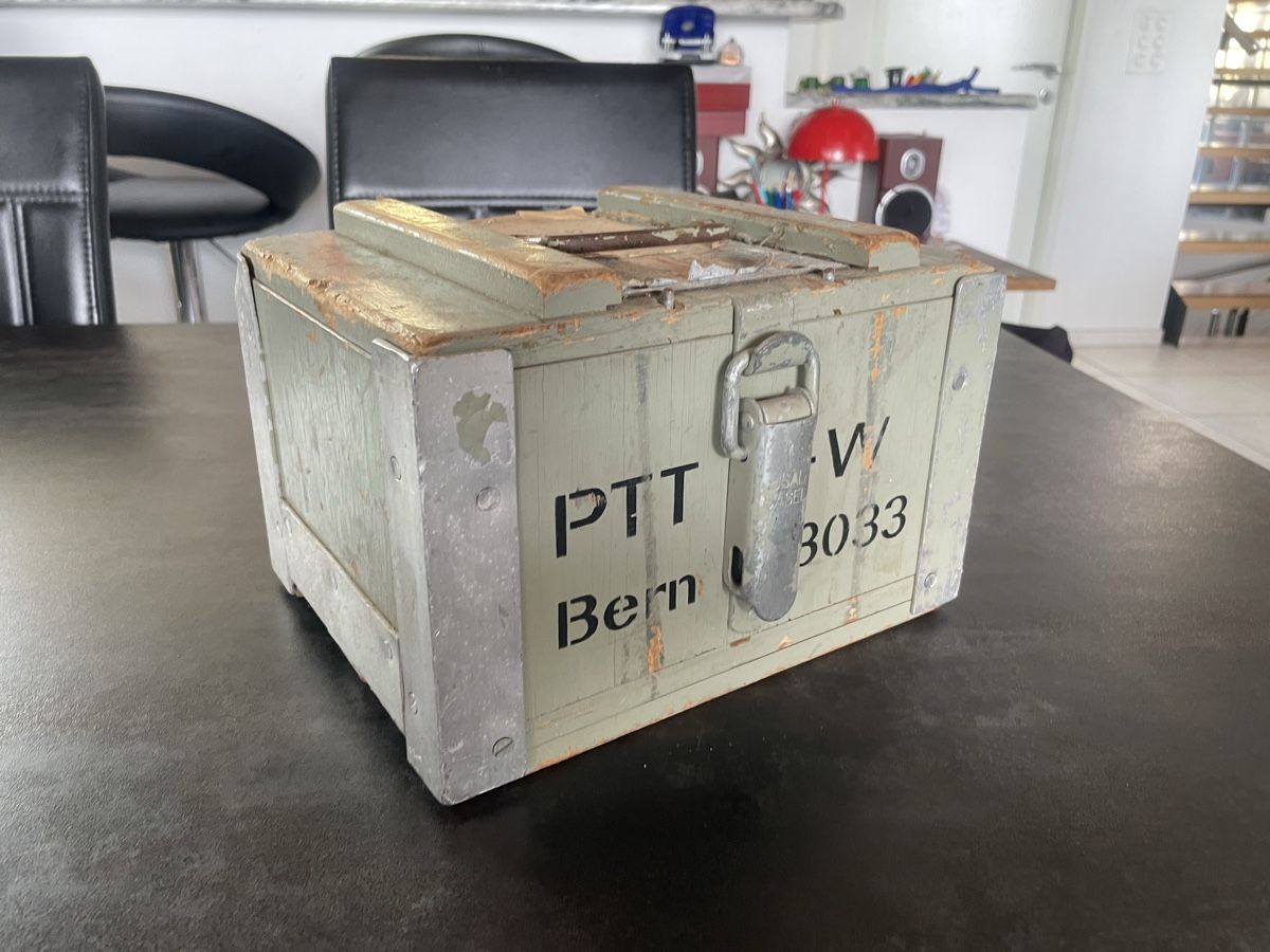 Casse di trasporto: Ancienne Caisse de Transport PTT Bern  – Usato da Vallamand venduto da Bricbracbroc82