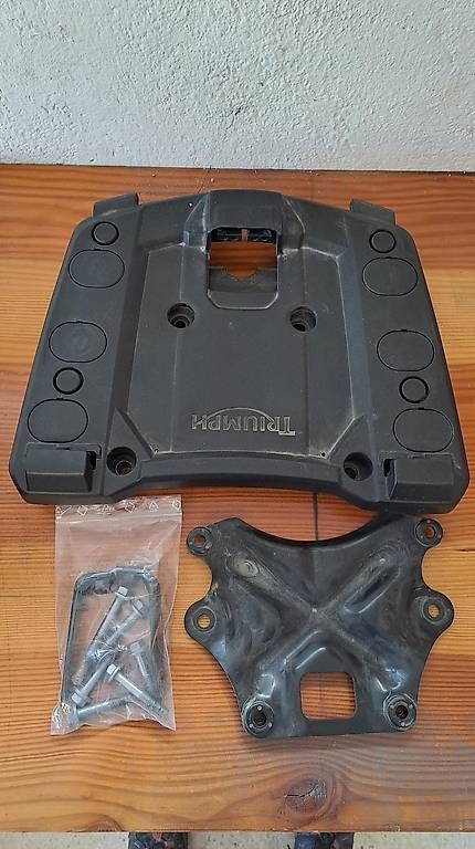 Triumph Topcase: Original Triumph Topcase – Usato da Holziken venduto da Taxiedi 4