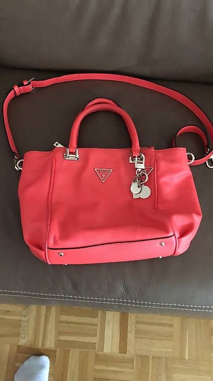 Borse da donna: Original Guess Tasche zu verkaufen – Usato da Wittenbach venduto da ste_l7j9