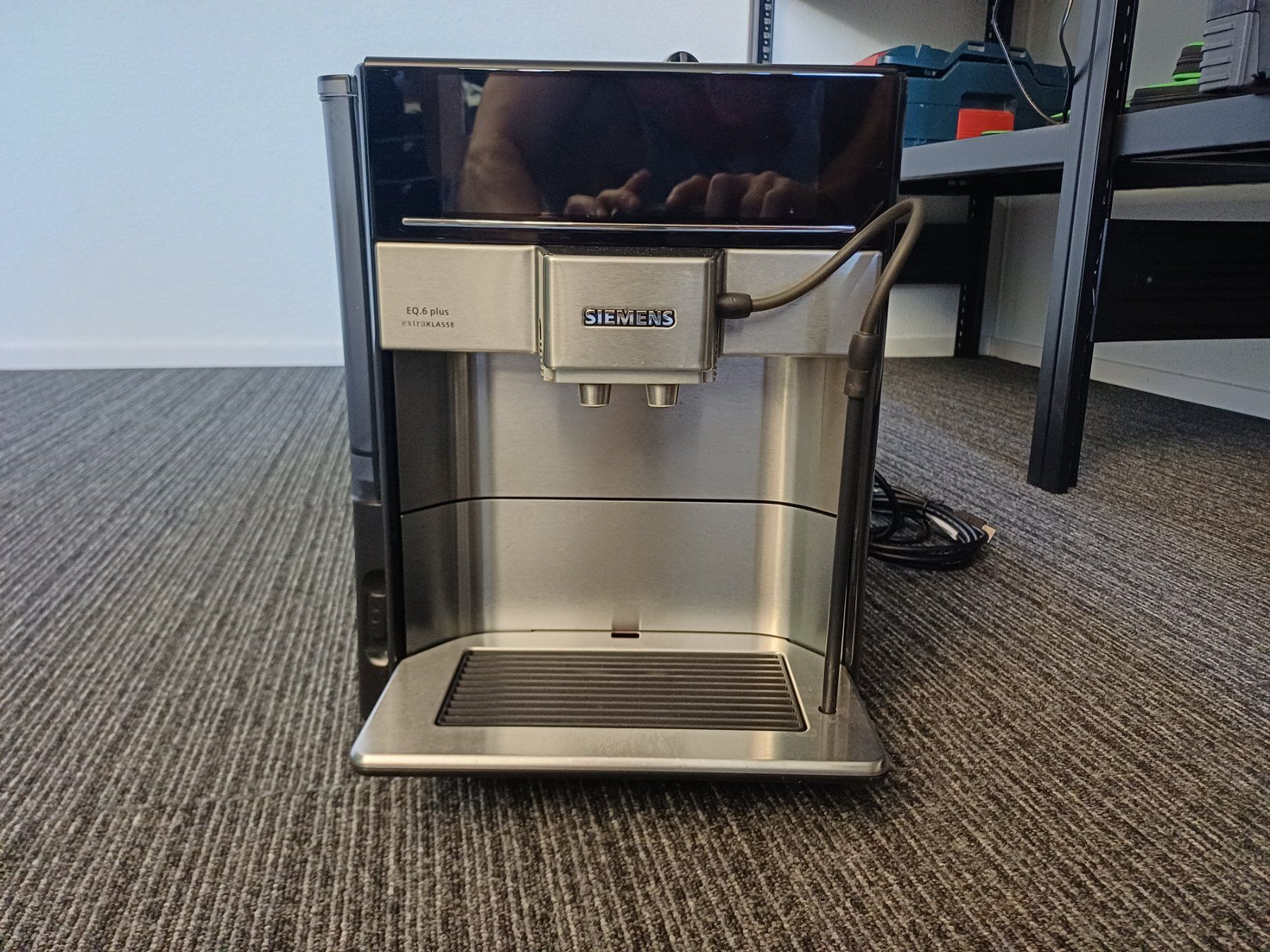 Siemens Kaffeemaschinen & Espressomaschinen: Siemens EQ.4 plus extraKLASSE Kaffeevollautomat – Gebraucht aus Wetzikon ZH von simi-90 1