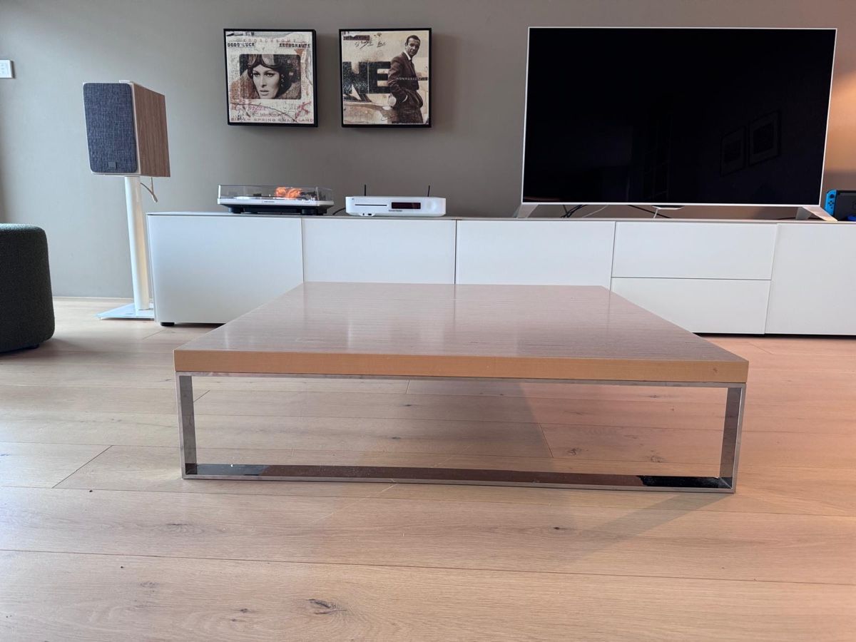 Tavoli: TOSSA Couchtisch 1x1m – Usato da Uetikon am See venduto da Uetikon