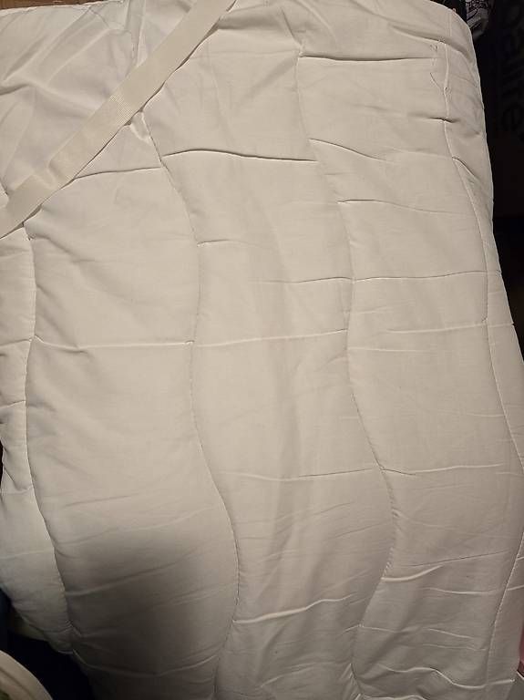 Biancheria da letto: : 2 coprimaterassi 90x200 – Usato da GIORNICO venduto da fra_vz9k 1
