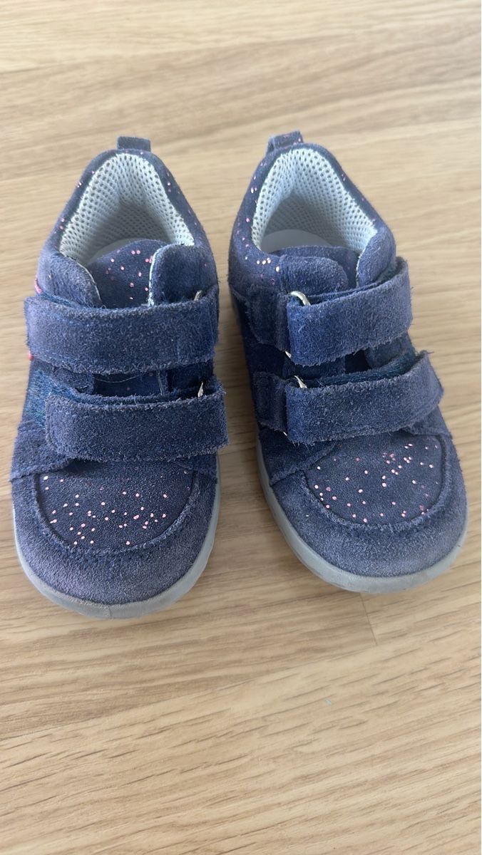 Elefanten Scarpe per ragazzi: Elefanten  Lauflernschuhe mit Glitzer, Gr. 21 – Usato da Rüschlikon venduto da Retobernina