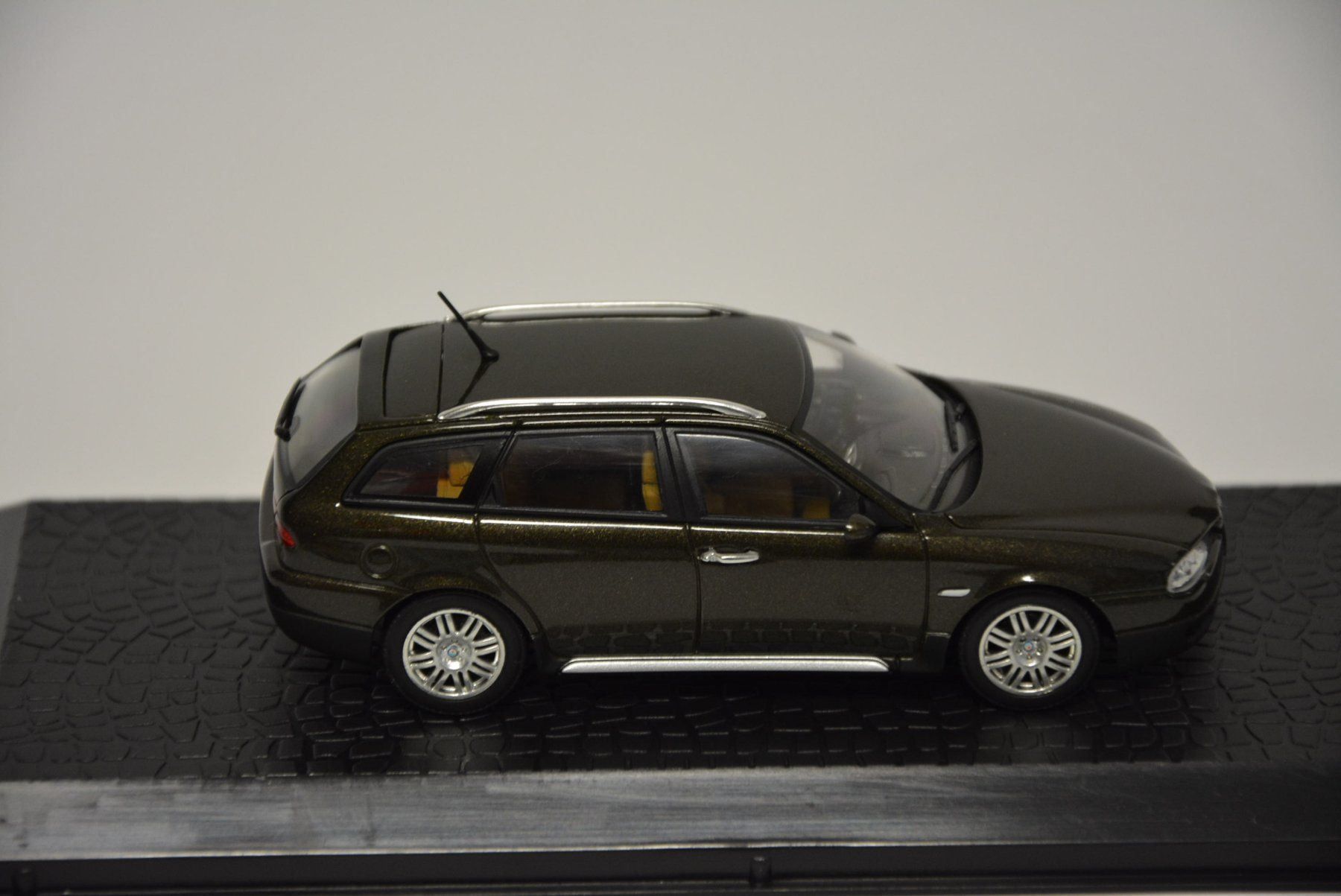 Minichamps Modellini d'auto: Alfa Romeo 156 Crosswagon, 2004 , 1:43 – Nuovo (secondo la descrizione) da Goldach venduto da Feivel9 6