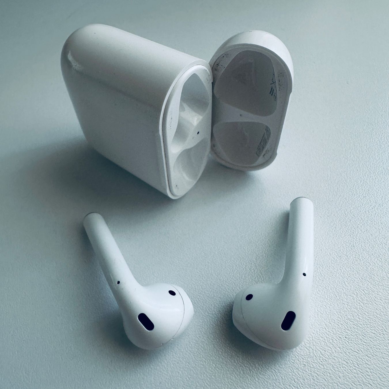 Apple Cuffie: Original Apple AirPods 2 Kopfhörer Wireless Lightning Kabel – Usato da Basel venduto da MY.AIRPODS.SHOP 2