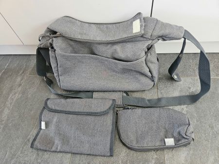 Wickeltasche grau inklusive Zubehör gebrauchter Zustand