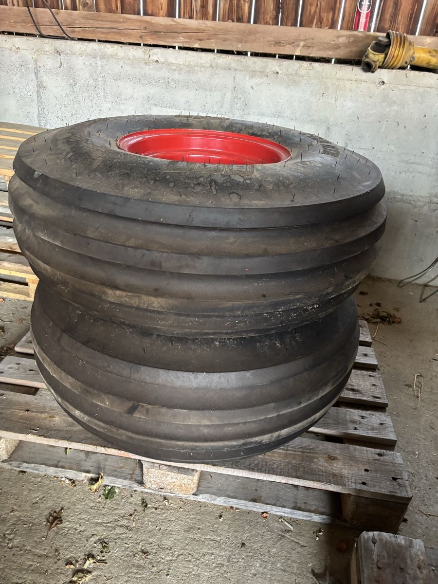 Pneumatici & Ruote complete: Pneu zu IHC – Usato da Bülach venduto da AndiK1046 2