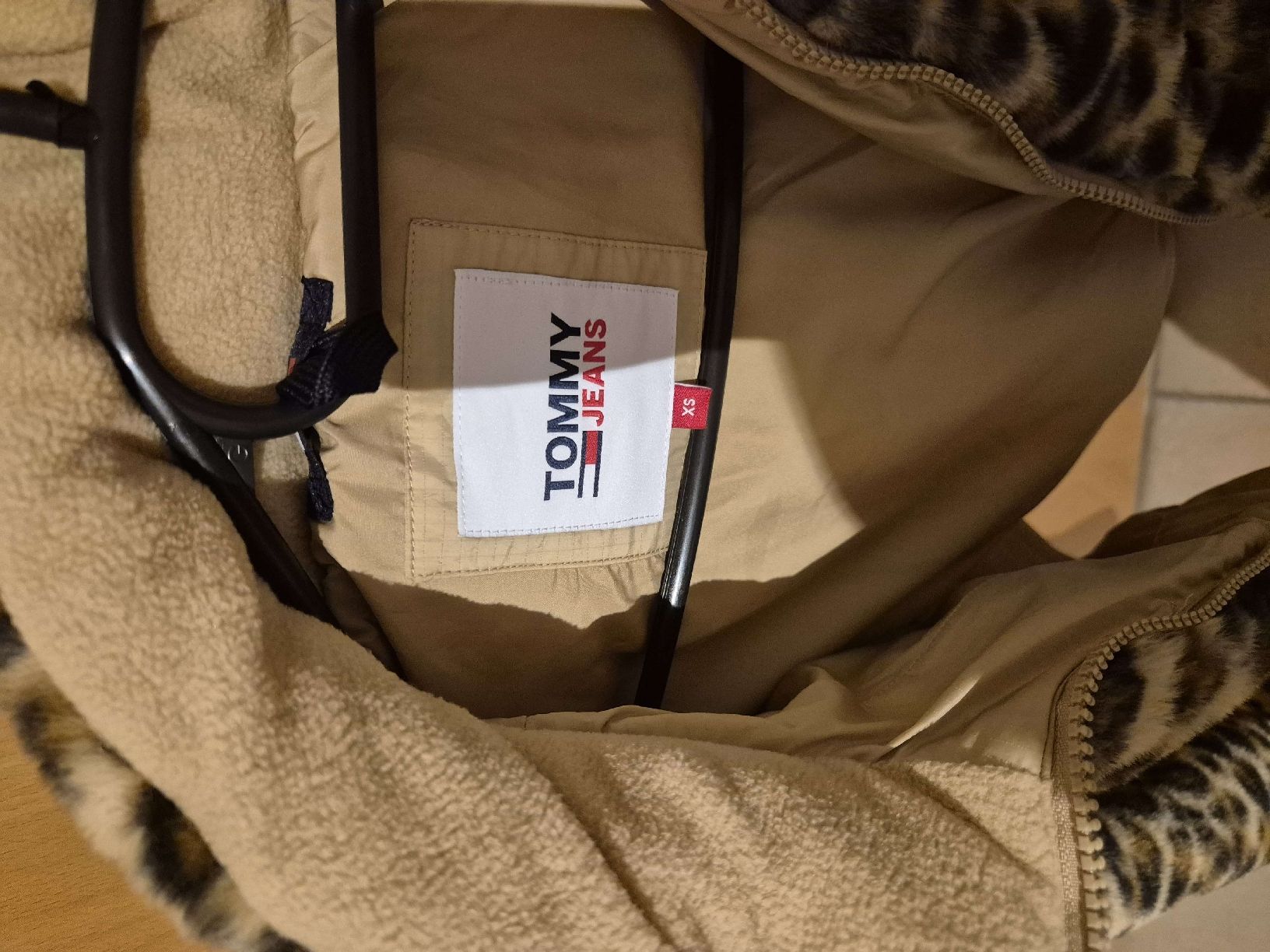 Tommy Hilfiger Giacche: Tommy Jeans Jacket beige XS used – Nuovo (secondo la descrizione) da Sierre venduto da dan_b8vw