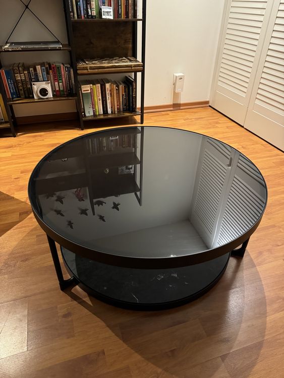 IKEA 2 Black Round Coffee Tables with Glass Top | Kaufen auf Ricardo