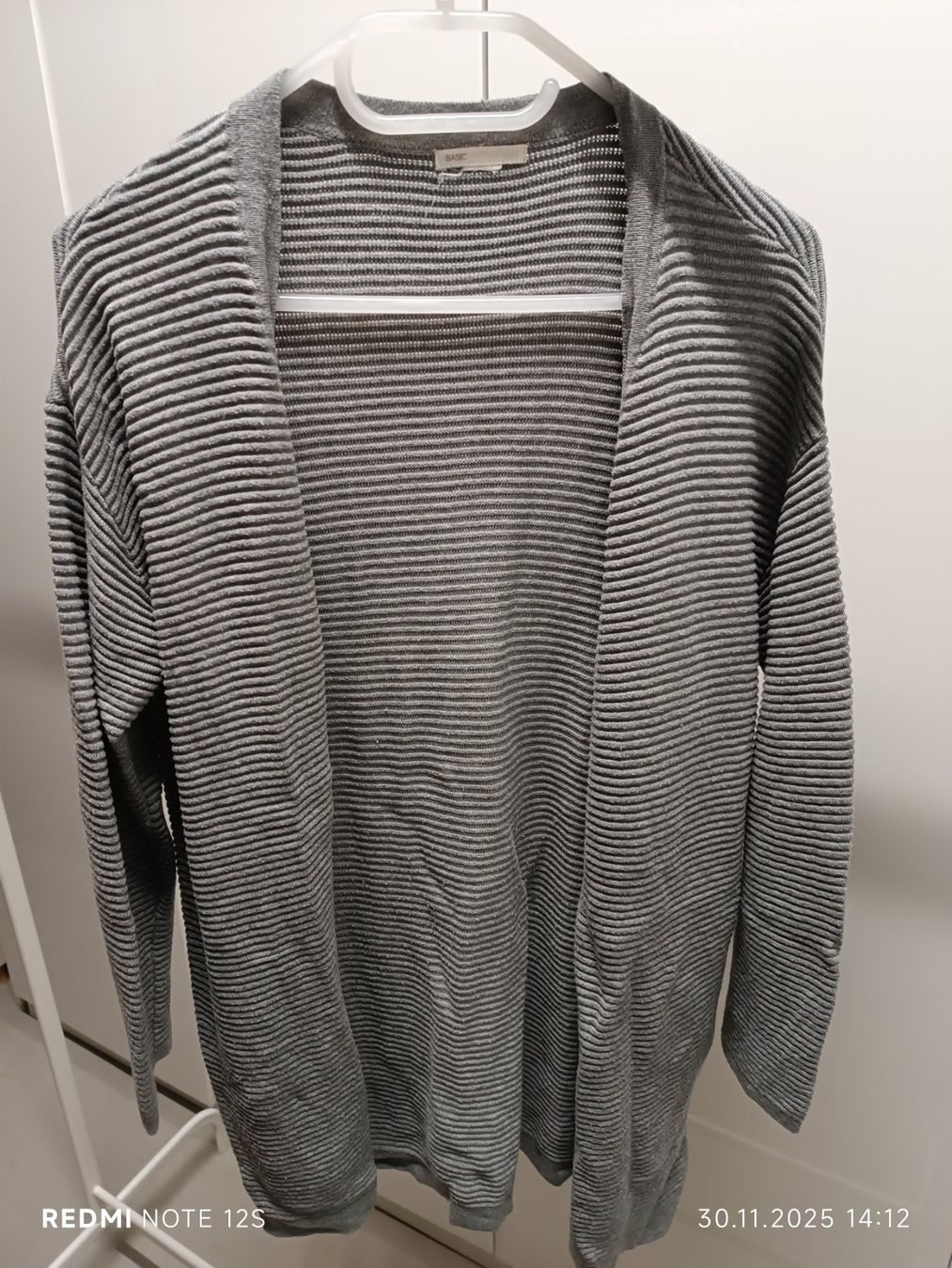 Jacken: Strickjacke, Grau, Basic-Look – Gebraucht aus Luzern von sim_lqq2