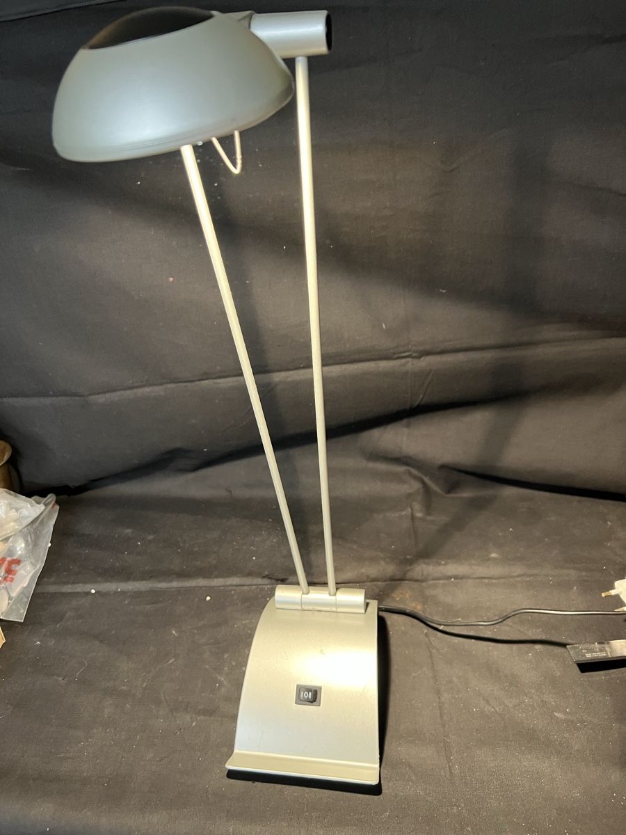 Lampen: Tischlampe Design – Gebraucht aus Niederrohrdorf von beniledergerber