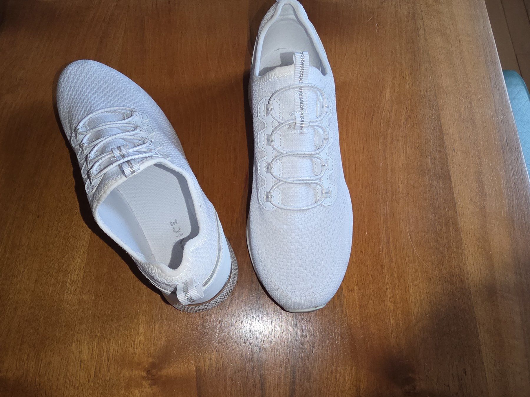 Dosenbach Scarpe da donna: NEU 2 paar trendige sneaker, black&white gr 40 – Nuovo e nell'imballaggio originale da Winterthur venduto da chimischimi