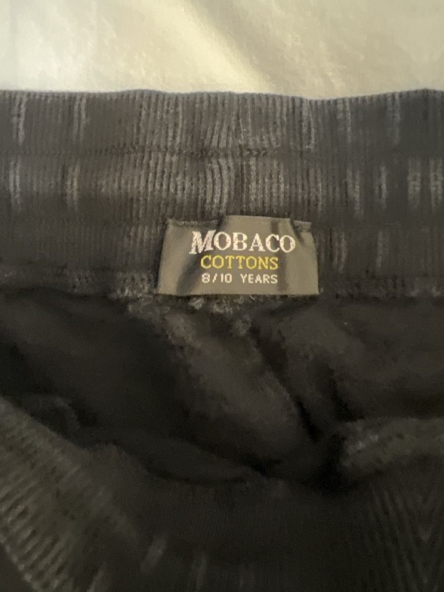 Pantaloni: Pantalon jogging noir garçon – Usato da Dübendorf venduto da nbsaiso 1