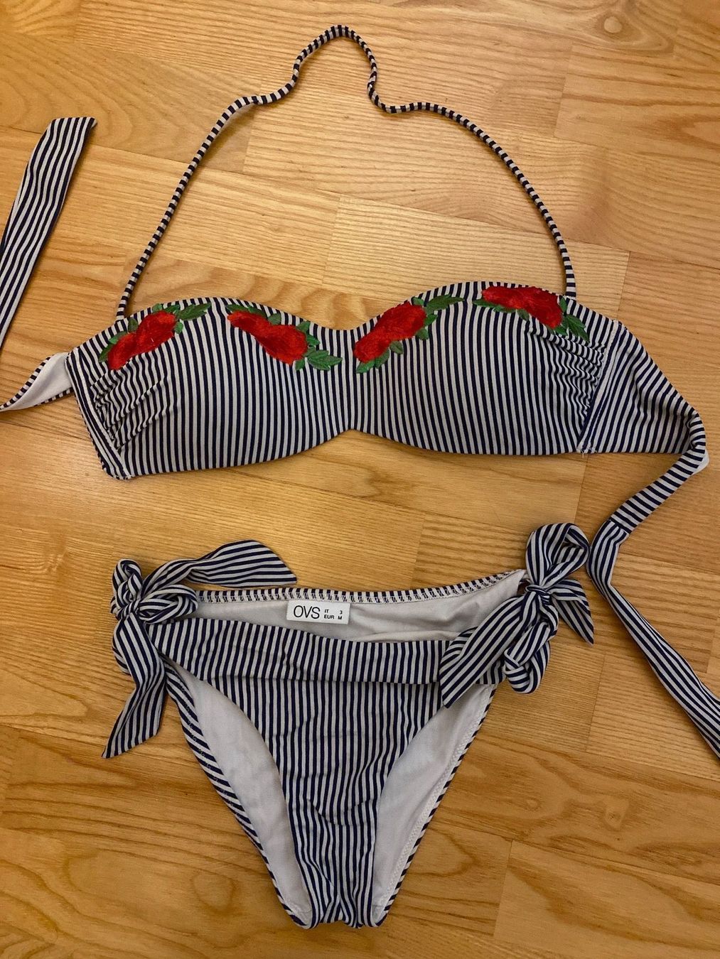 Costumi da bagno & Bikini: Bikini gestreift mit Rosen – Usato da Möhlin venduto da eny_lsk7