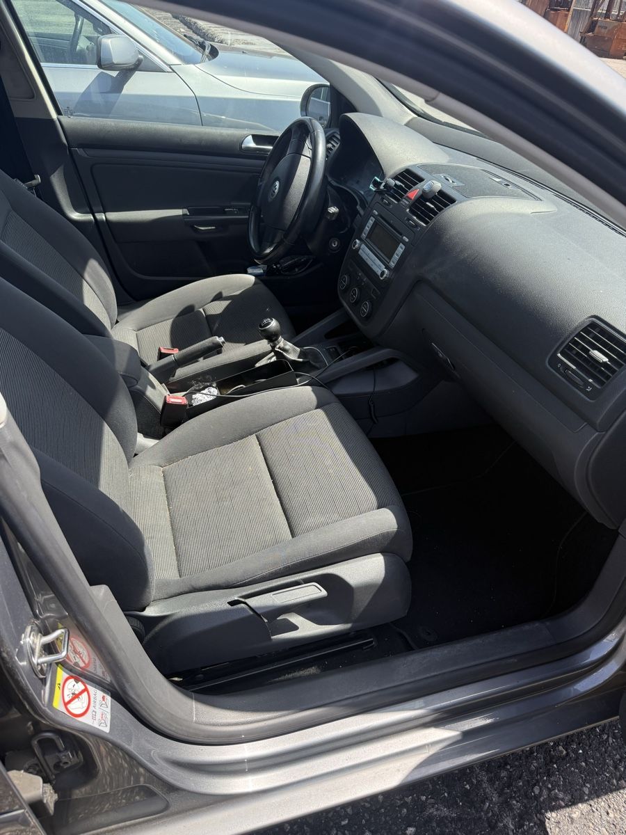 VW Automobili: Vw golf v 1.6 – Usato da Basel venduto da ome_22h5 4