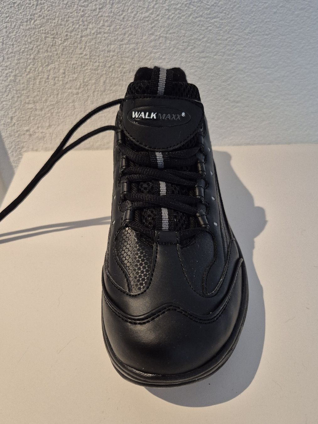Scarpe da uomo: Walkmaxx Freizeitschuhe Gr. 43 schwarz – Usato da Hefenhofen venduto da GSC99 2