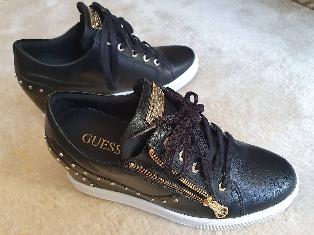 Guess Chaussures femmes: Baskets GUESS Finna en cuir, 38 EU – D'occasion à Grand-Lancy par kri_qk5y