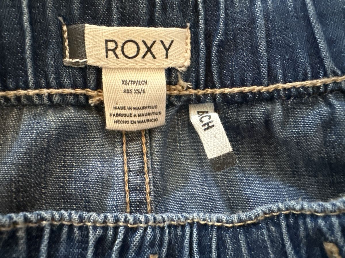 Roxy Pantaloni: Roxy Jeans Gr. XS einf. Bundweite 35cm – Usato da St. Gallen venduto da mai_2lcj 2