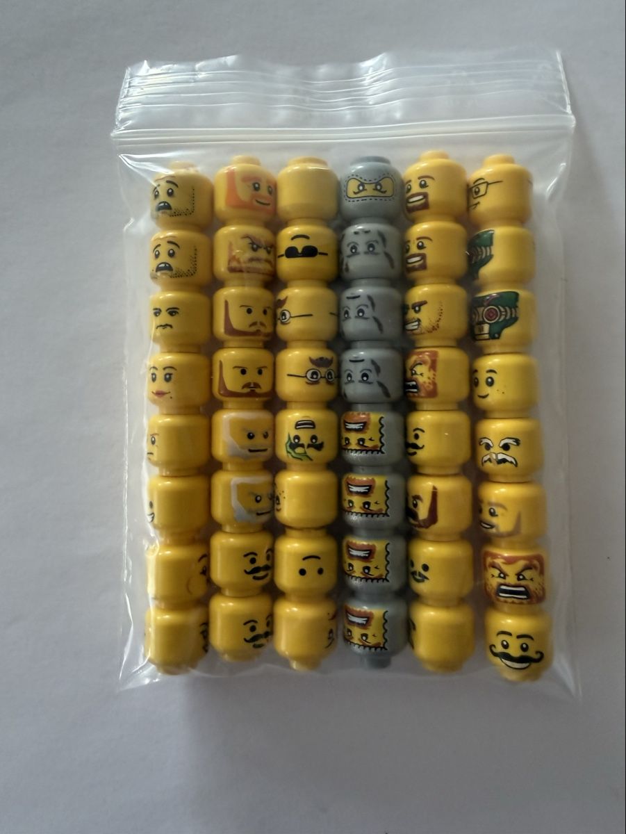 Lego Spielzeuge: Lego Minifiguren Köpfe, Mix, 48 Stück  – Gebraucht aus Rheinfelden von zim_2hqc