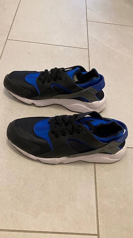 Scarpe da uomo: Chaussure Nike Air Huarache – Usato da Châtelaine venduto da fla_nk2q 1