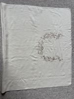 Stoffcoupon mit Stickerei