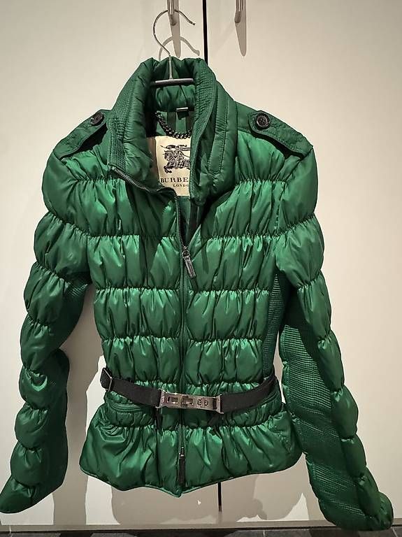 Burberry Giacche: Burberry Daunenjacke mit Gürtel – Nuovo (secondo la descrizione) da Untervaz venduto da jsj_gz2d 1