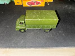 Camion militaire Dinky Toys 621 3 Ton Army Wagon vert