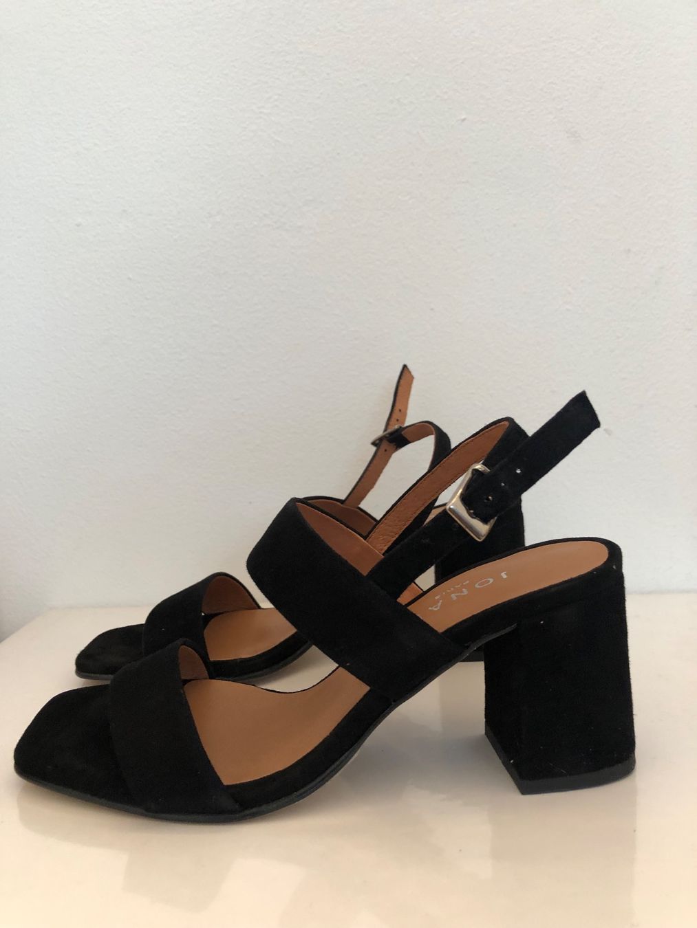 Jonak Scarpe da donna: sandales en velours noir Jonak – Nuovo e nell'imballaggio originale da Lausanne venduto da emm_sc77 1