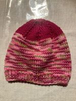 Handgestricktes Häubchen
