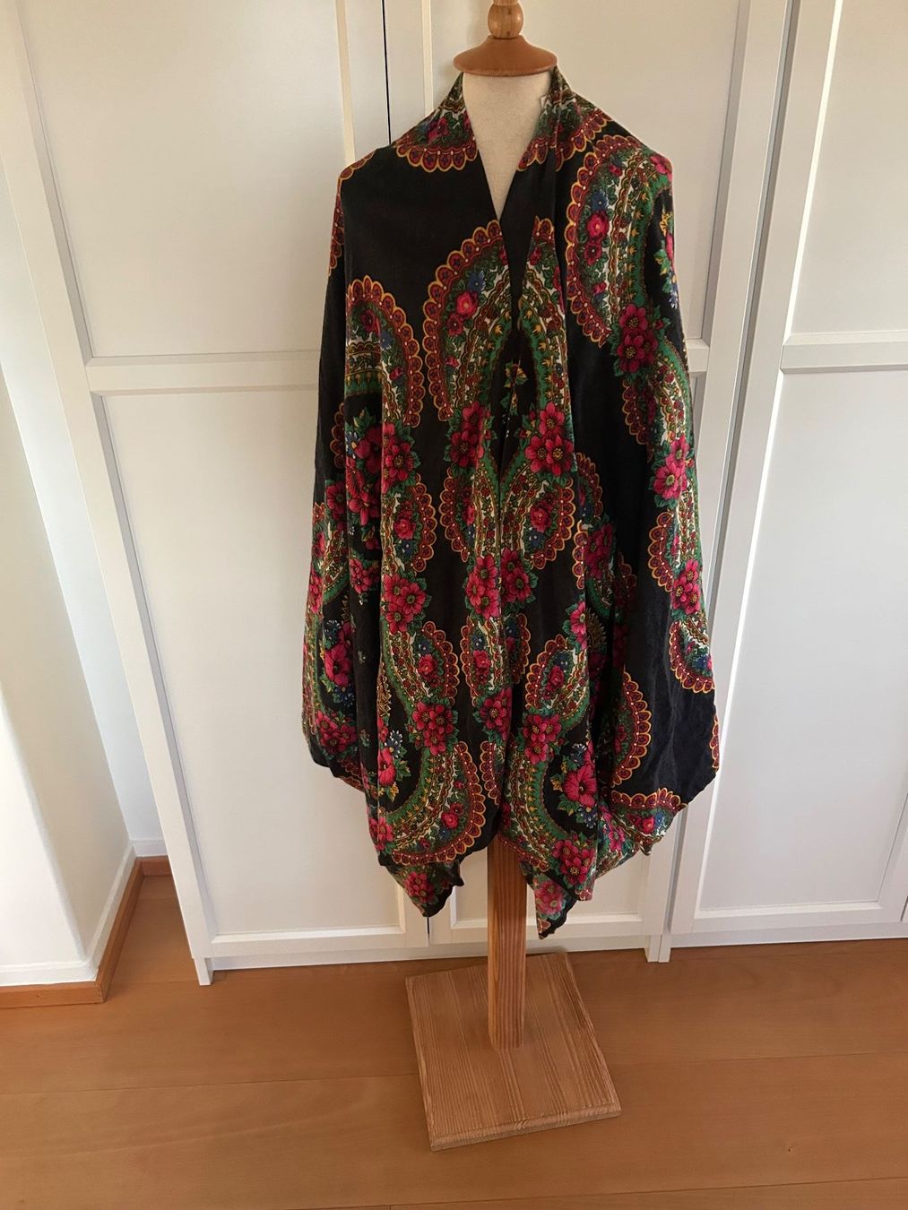 Altro in Moda donna: Cape Mes Demoiselles – Usato da Luzern venduto da lou4444 2