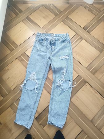 Jeans mit Löcher