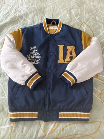 Lässige College Jacke von Zara