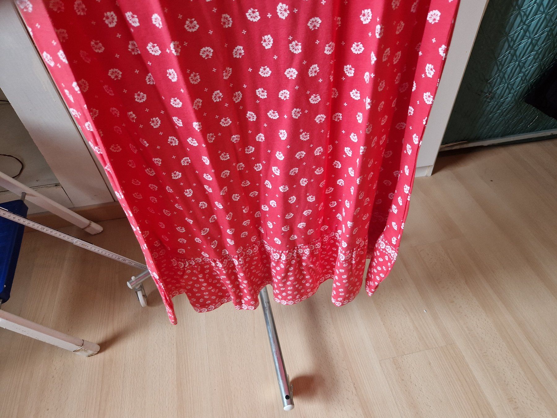 Kleider: Kleid Rot mit Weiss gemustert – Gebraucht aus Niederbipp von Trude04 5
