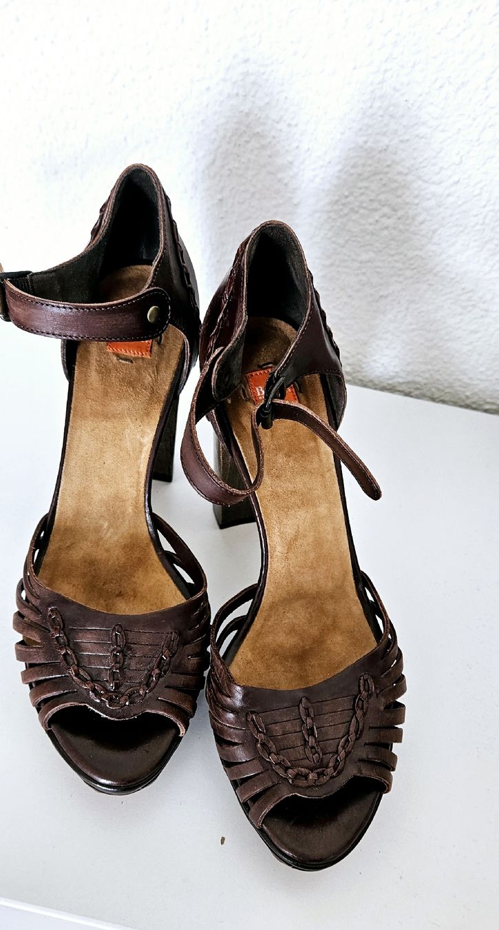 Hugo Boss Damenschuhe: Sandalette Hugo Boss 39 – Gebraucht aus Hellbühl von Veci02 2