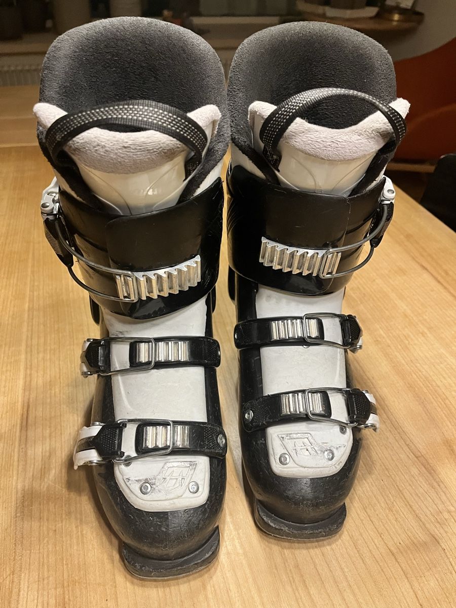 Tecnica Schuhe für Jungen: Kinderskischuhe 24.5, Technica – Gebraucht aus Münsingen von kuenz7 2