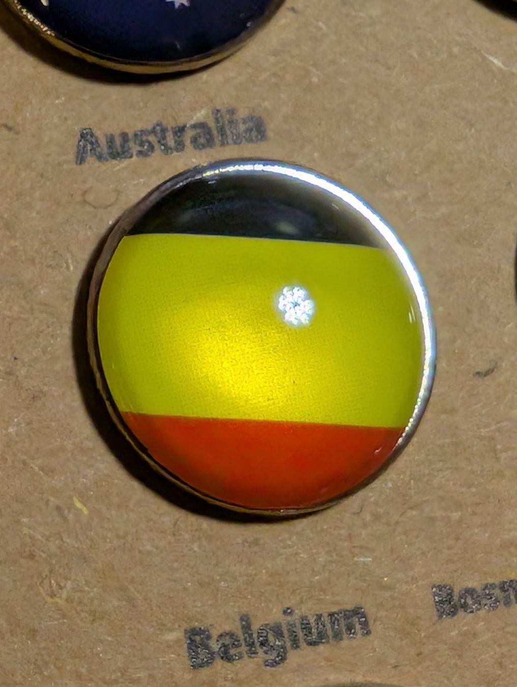 Plaketten & Abzeichen: Ansteckpin LW: Länderwappen – Gebraucht aus Oppligen von Pin-Fall-Shop