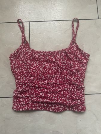 rotes crop top