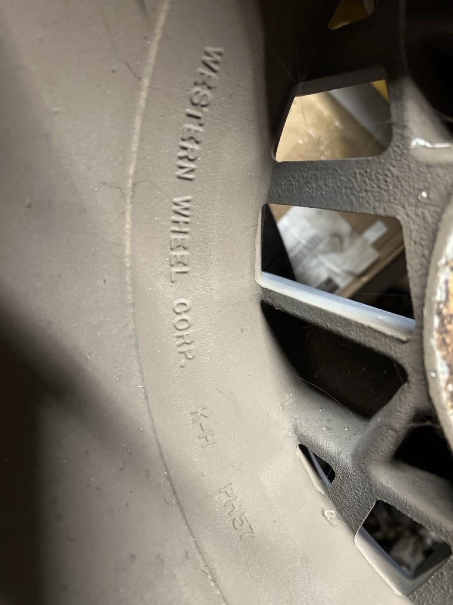 Pneumatici & Ruote complete: Pontiac Trans Am original Kompletträder – Usato da Russikon venduto da Crtracing 5