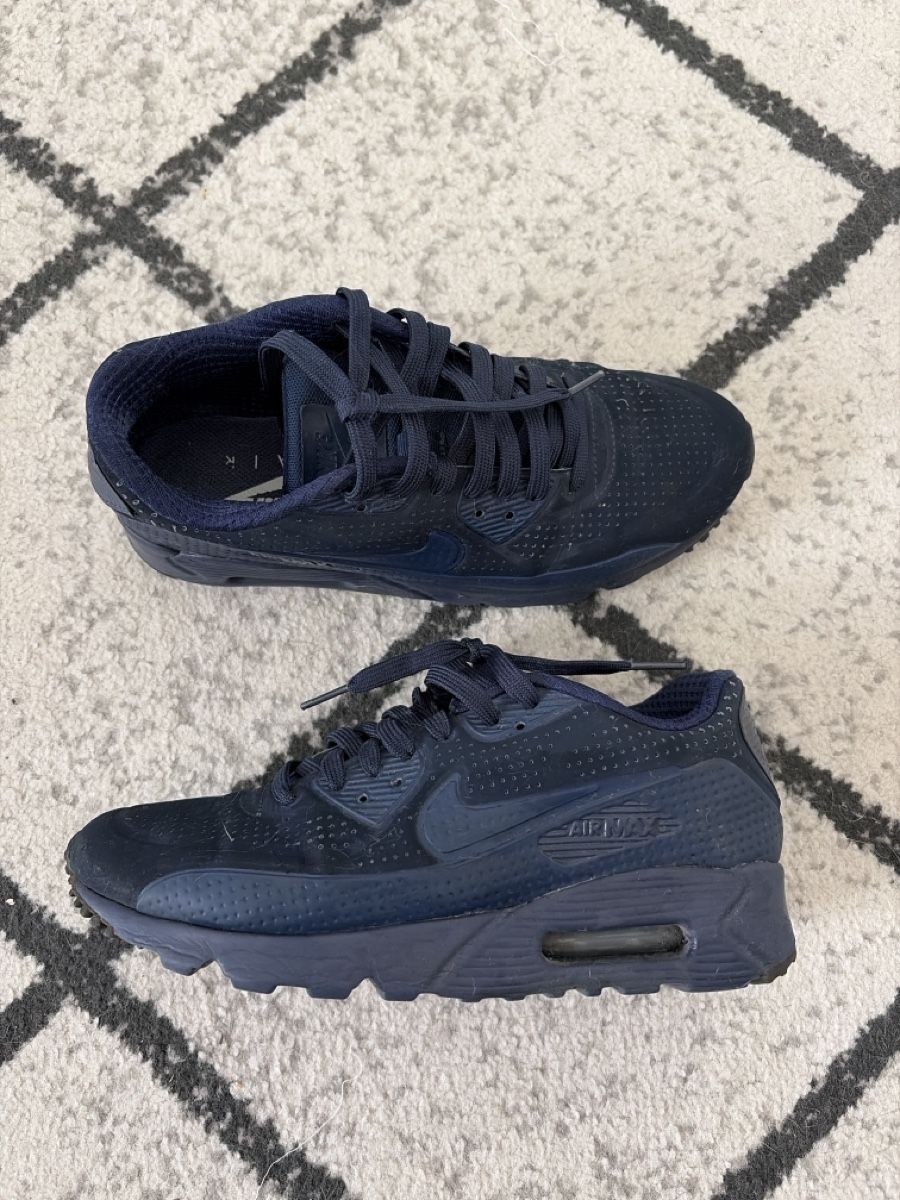 Nike Chaussures femmes: Nike Air Max 90 bleu – D'occasion à Bussigny par LabiZaule