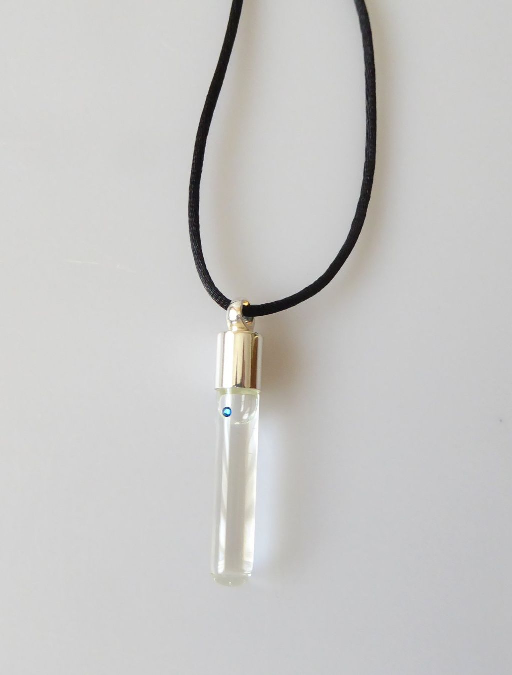 Anhänger: Amulett - Heiliges Wasser aus Santiago – Neu und originalverpackt aus Mauren von Yeelen 2