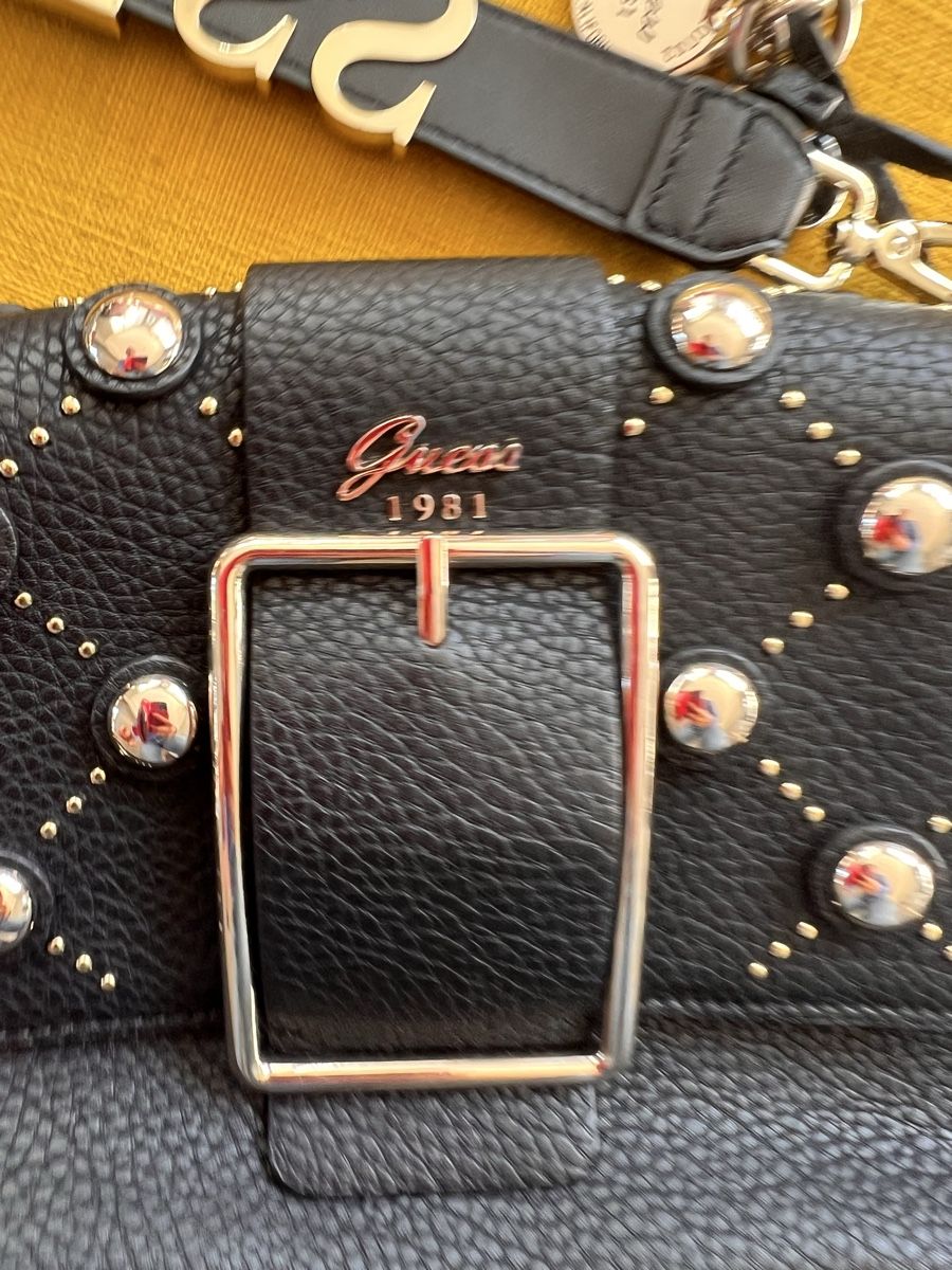 Guess Borse da donna: Umhängetasche Guess, schwarz  – Usato da Solothurn venduto da Brini06 5